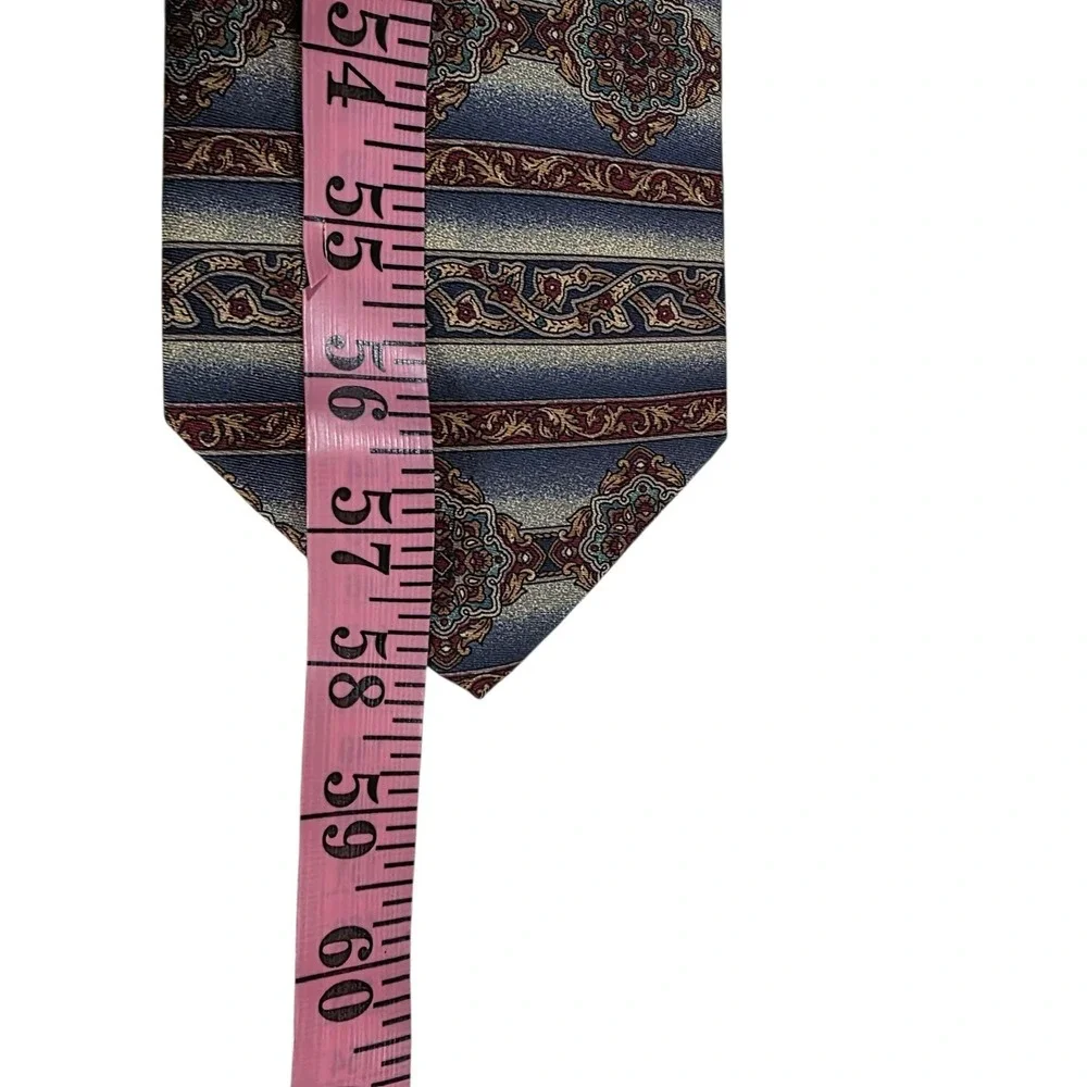 Alexander Julian‎ Colours Pattern Mens Silk Blend Necktie Blue Red Mens Business